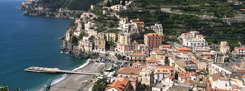 Utsikt över Minori från ovan, Amalfikusten.